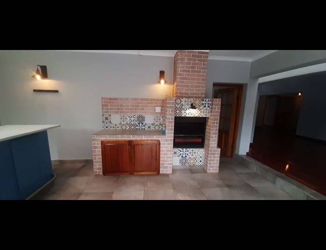 4 BEDROOM FREESTANDING FOR SALE IN GLEN MARAIS